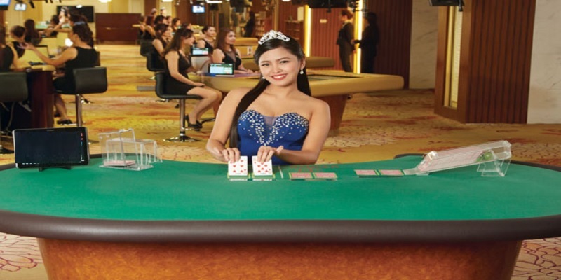 Dealer là người thật sẽ trực tiếp thao tác chia bài